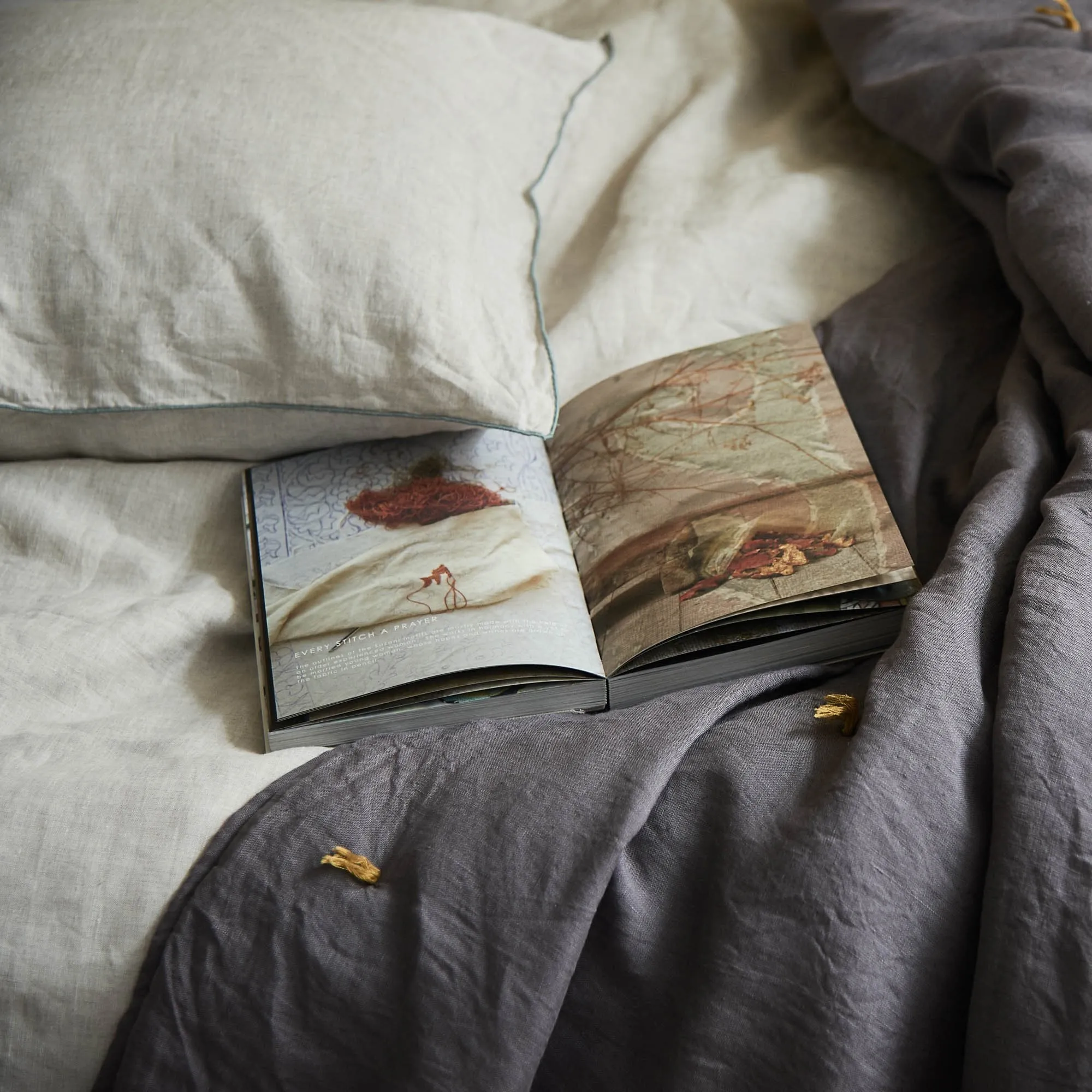 Alvalade Bedding [Natural/Green grey]