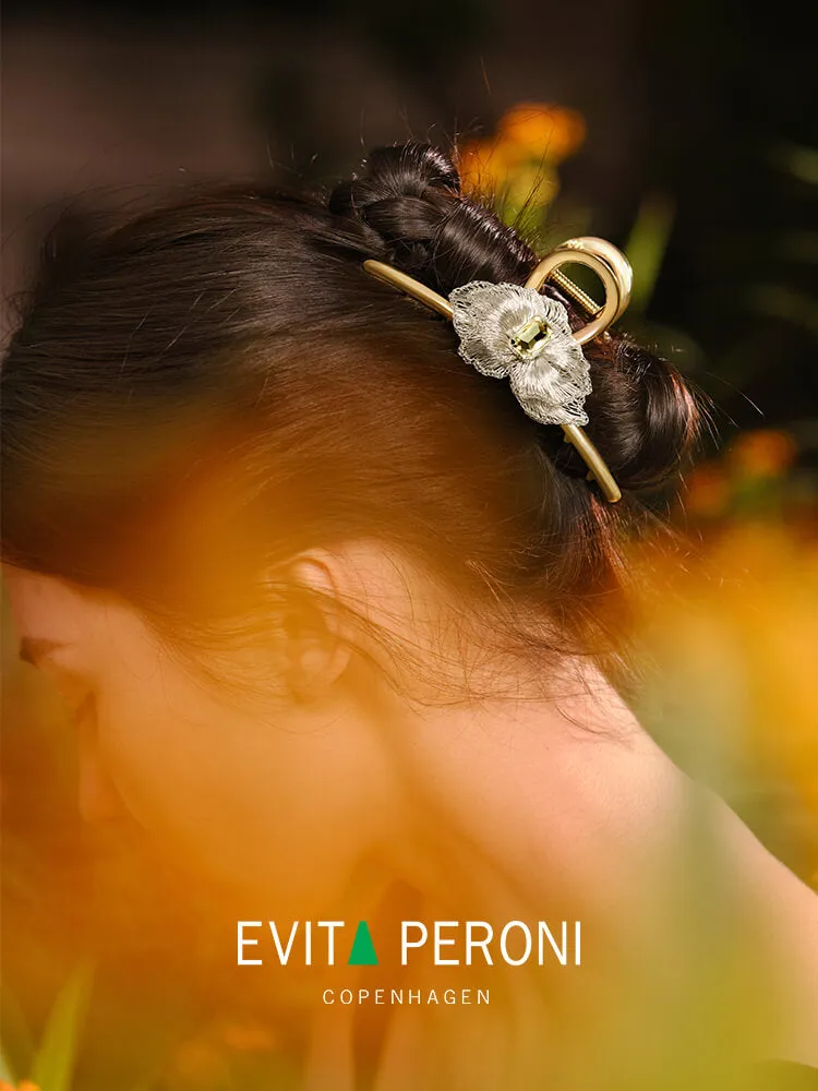 Venerada Large Hair Claw
